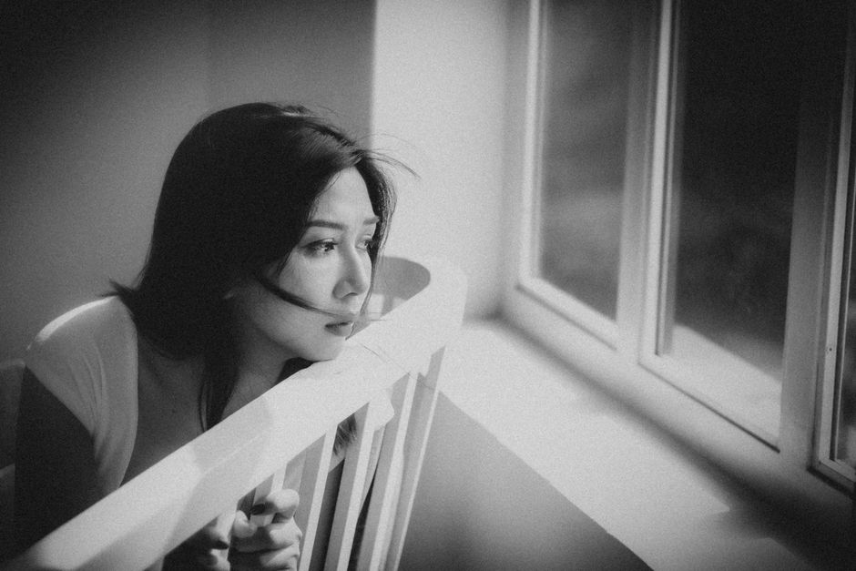 結婚の悩みを抱える女性