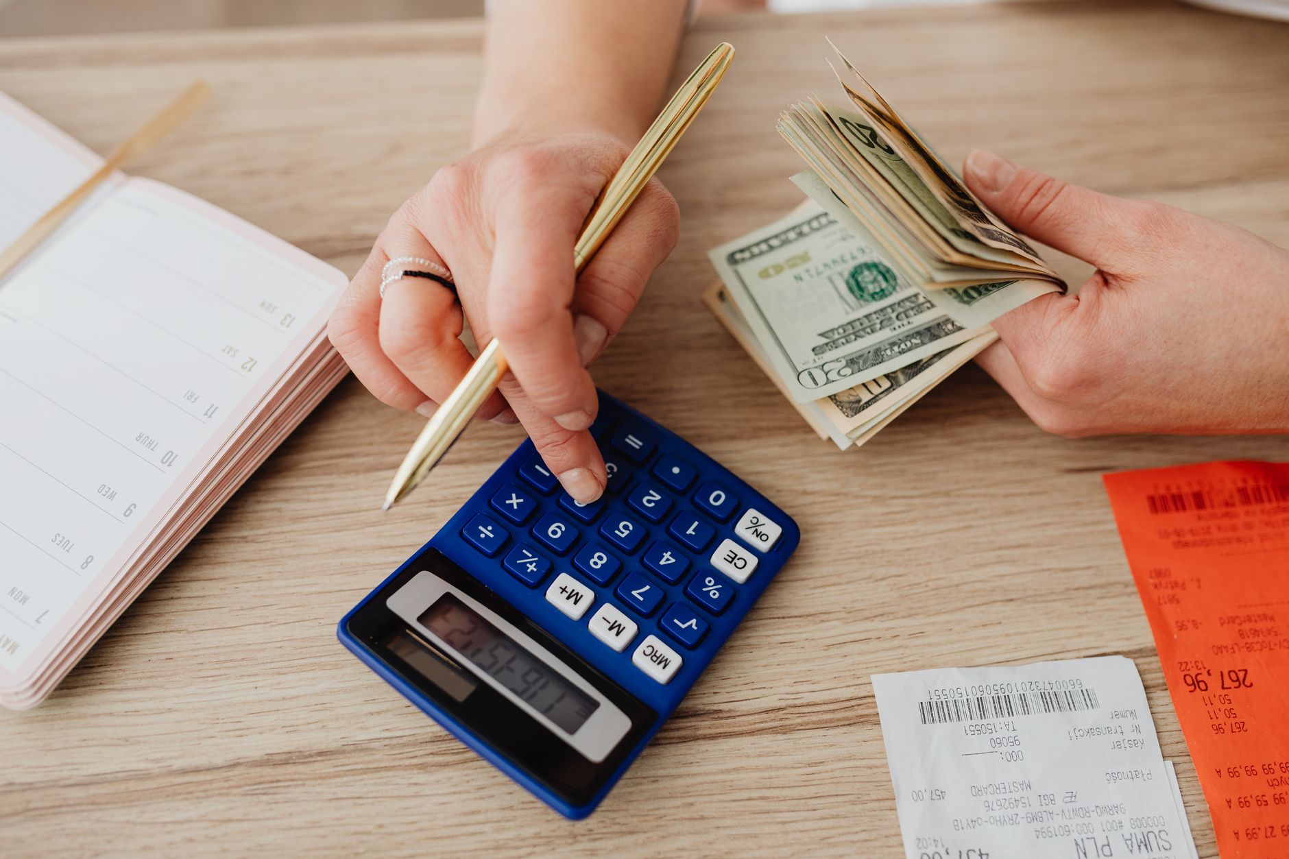 電話占い絆の料金を計算するイメージ